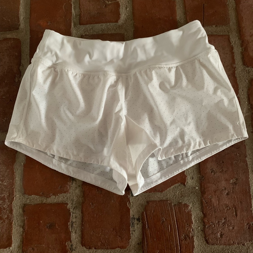 Lululemon shorts size 6